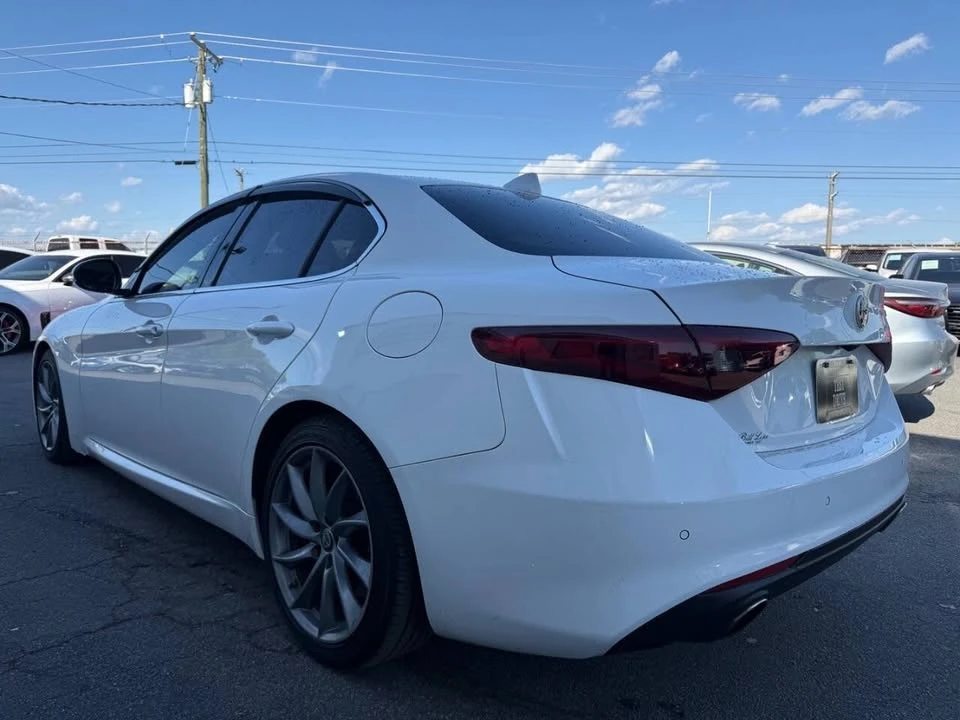 2017 Alfa Romeo Giulia - Image 6 of 16