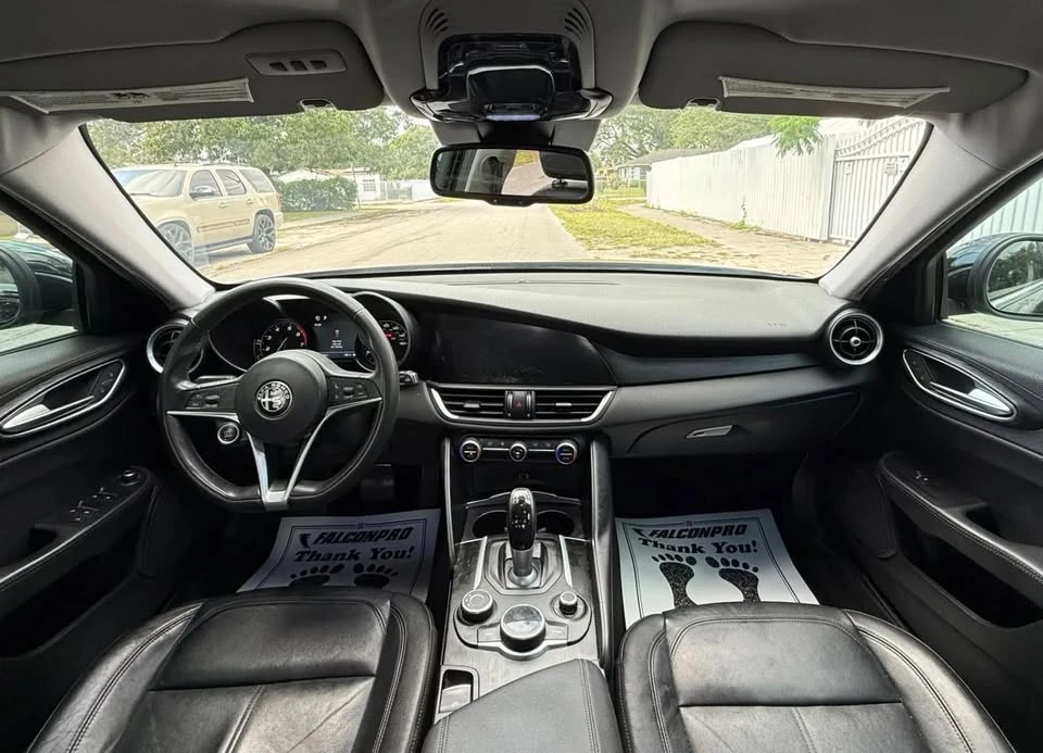 2017 Alfa Romeo Giulia - Image 13 of 20