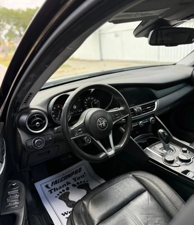 2017 Alfa Romeo Giulia - Image 10 of 20