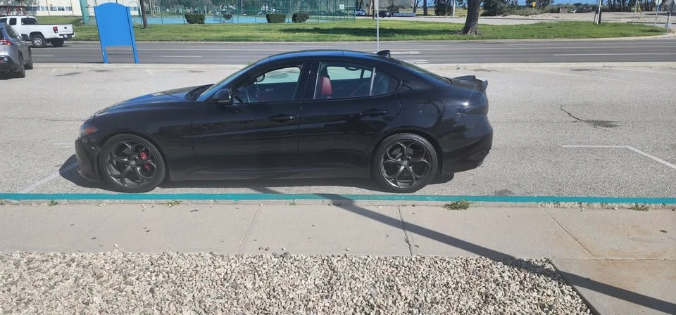 2017 Alfa Romeo Giulia - Image 3 of 6
