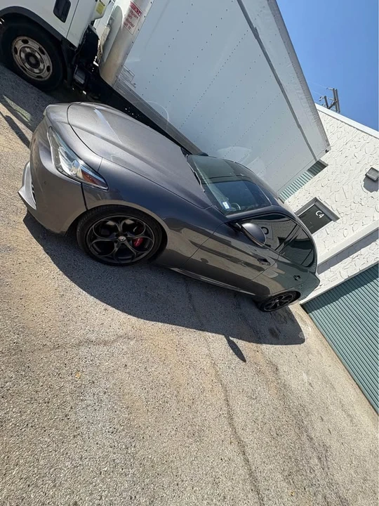 2017 Alfa Romeo Giulia - Image 4 of 8
