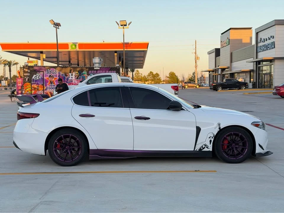 2017 Alfa Romeo Giulia - Image 9 of 20