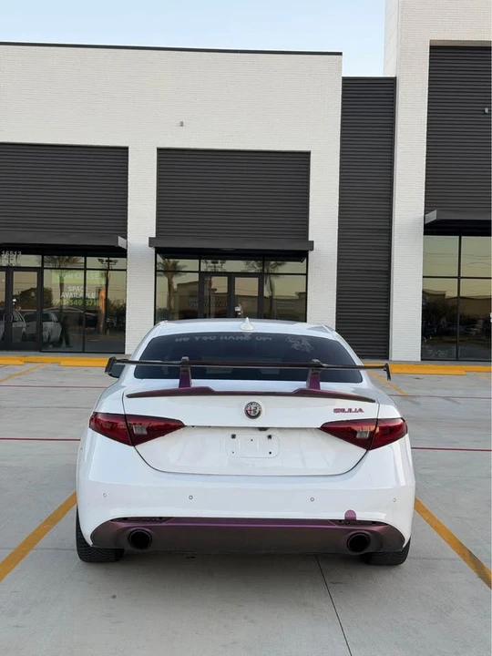 2017 Alfa Romeo Giulia - Image 7 of 20