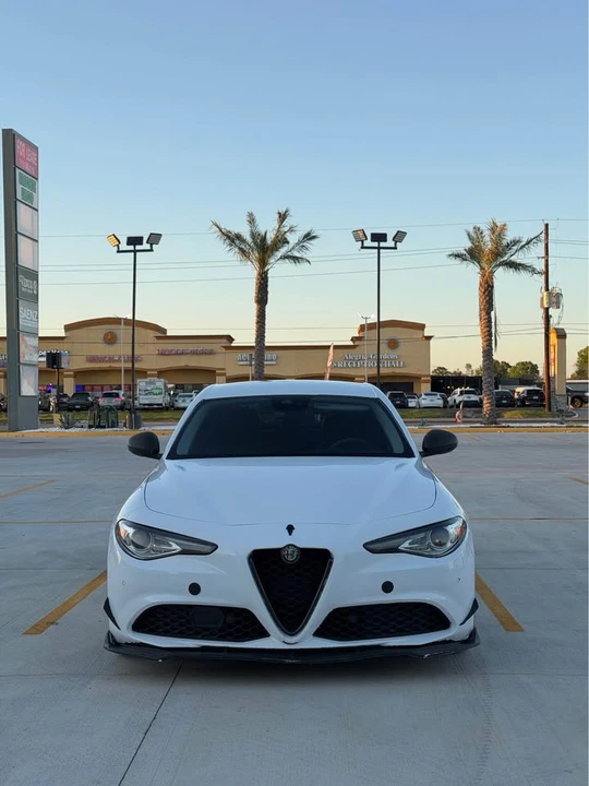 2017 Alfa Romeo Giulia - Image 4 of 20
