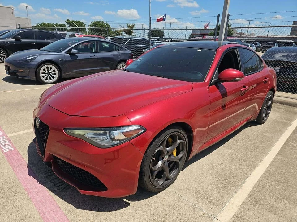 2017 Alfa Romeo Giulia - Image 10 of 10