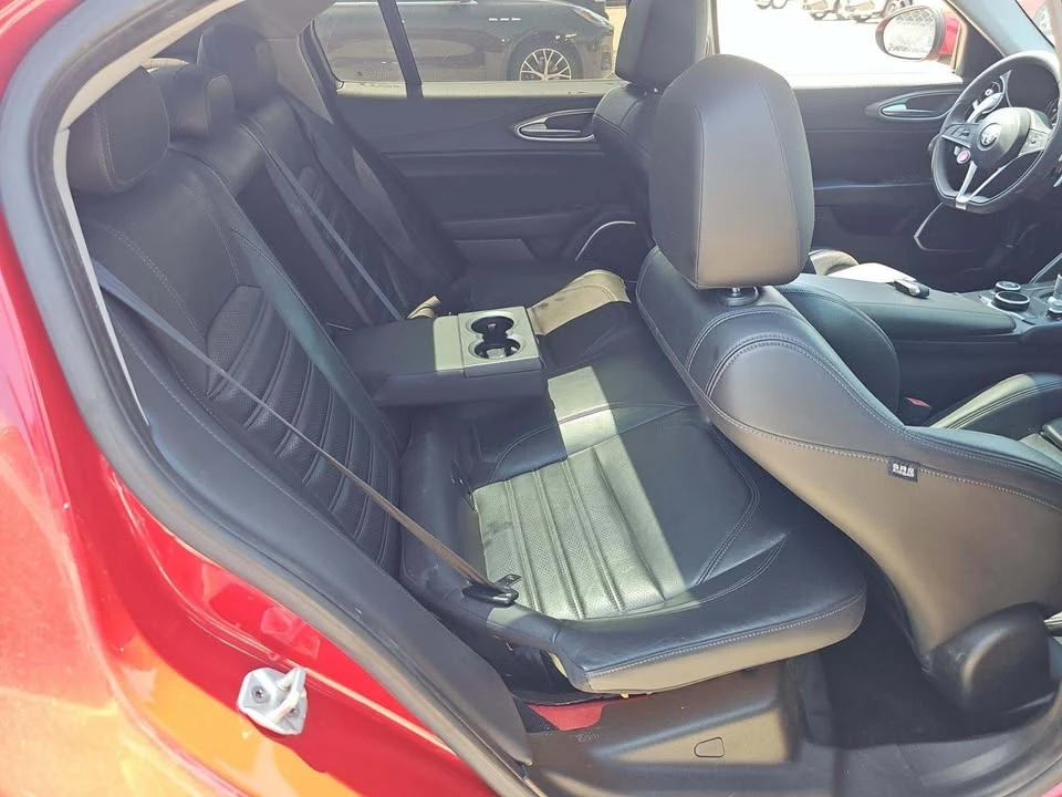 2017 Alfa Romeo Giulia - Image 6 of 10