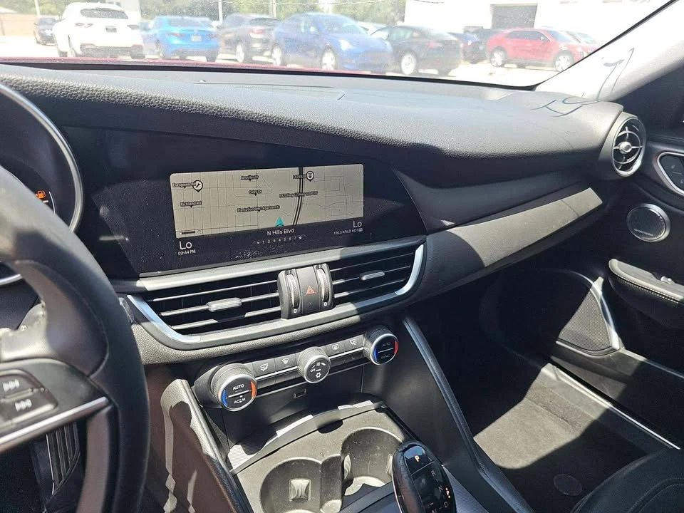 2017 Alfa Romeo Giulia - Image 7 of 10
