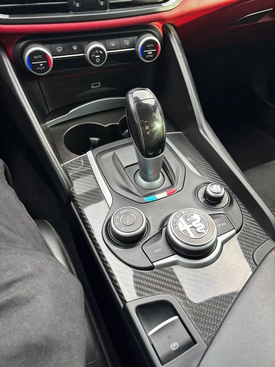 2017 Alfa Romeo Giulia Quadrifoglio - Image 11 of 19