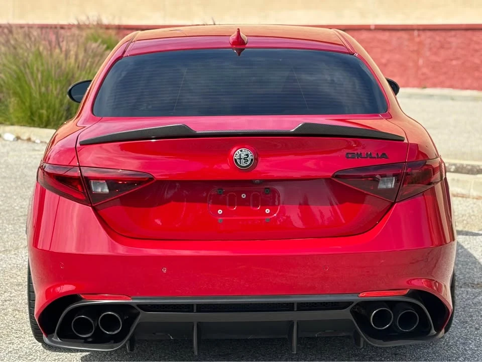 2017 Alfa Romeo Giulia Quadrifoglio - Image 5 of 19