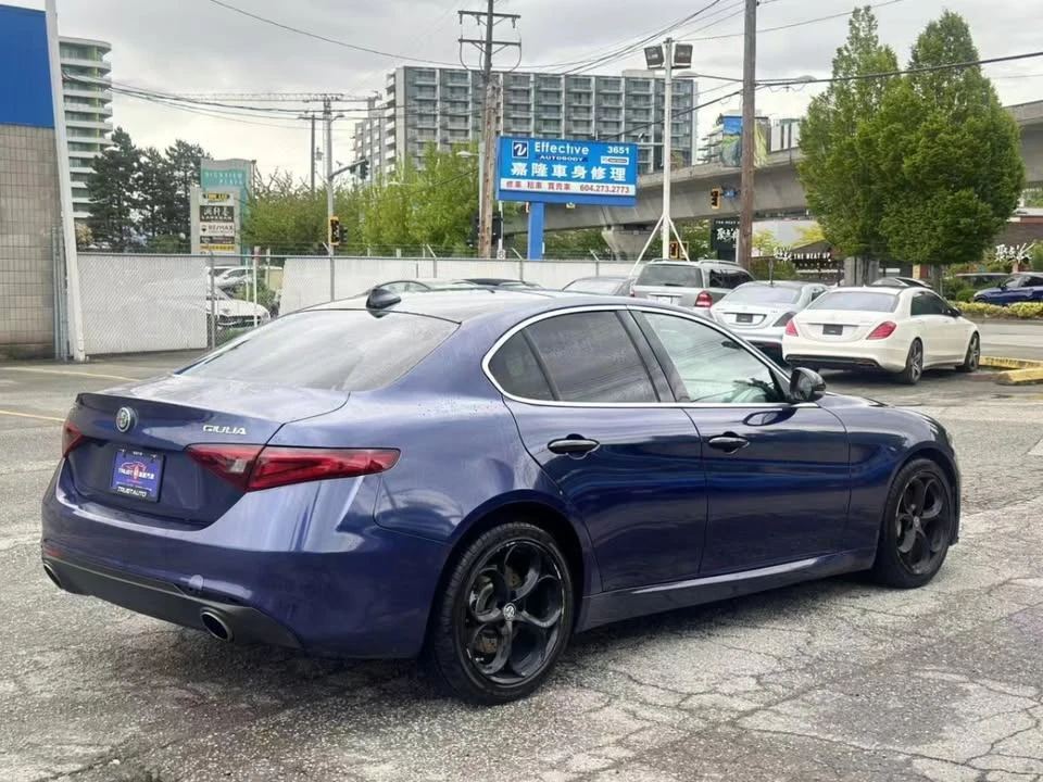 2017 Alfa Romeo Giulia - Image 5 of 20