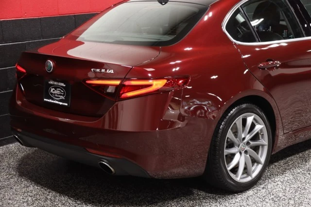 2017 Alfa Romeo Giulia - Image 9 of 24