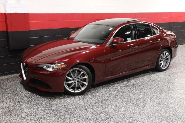 2017 Alfa Romeo Giulia - Image 19 of 24