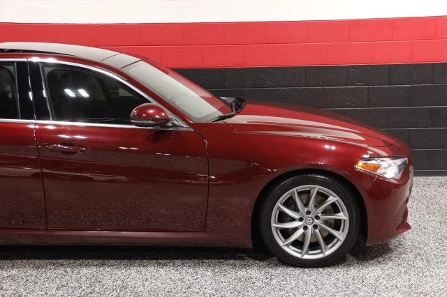 2017 Alfa Romeo Giulia - Image 6 of 24