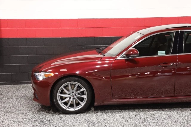 2017 Alfa Romeo Giulia - Image 22 of 24