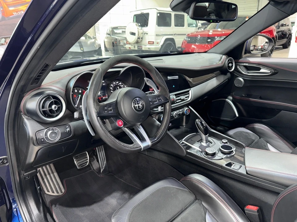 2017 Alfa Romeo Giulia - Image 8 of 12
