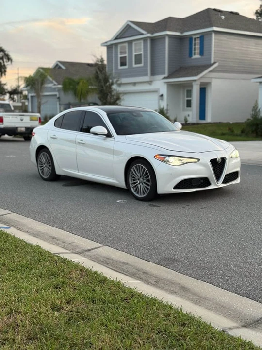 2017 Alfa Romeo Giulia - Image 2 of 7