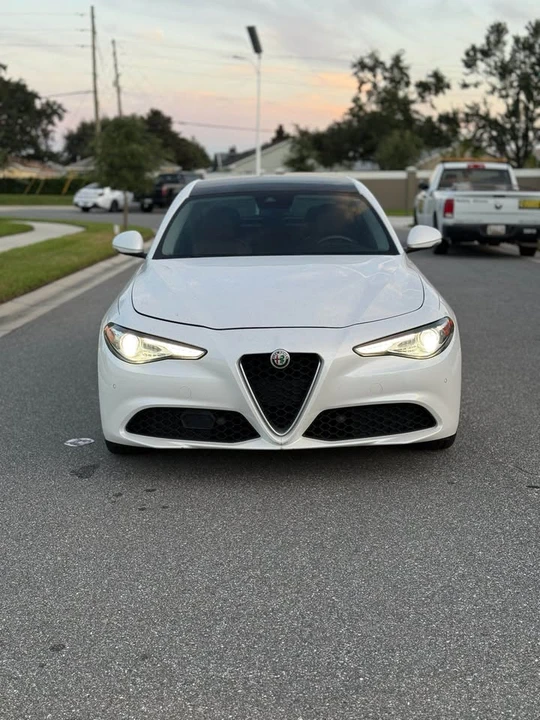 2017 Alfa Romeo Giulia - Image 5 of 7