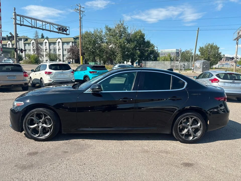 2017 Alfa Romeo Giulia - Image 2 of 20