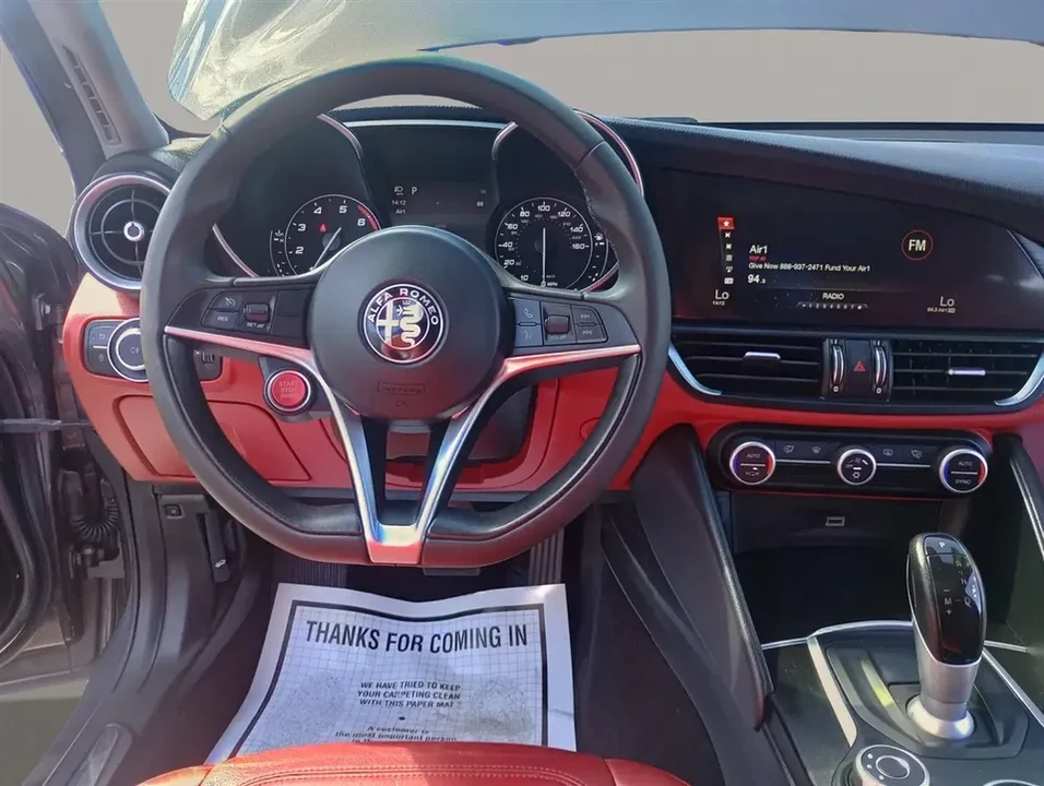 2017 Alfa Romeo Giulia - Image 15 of 20