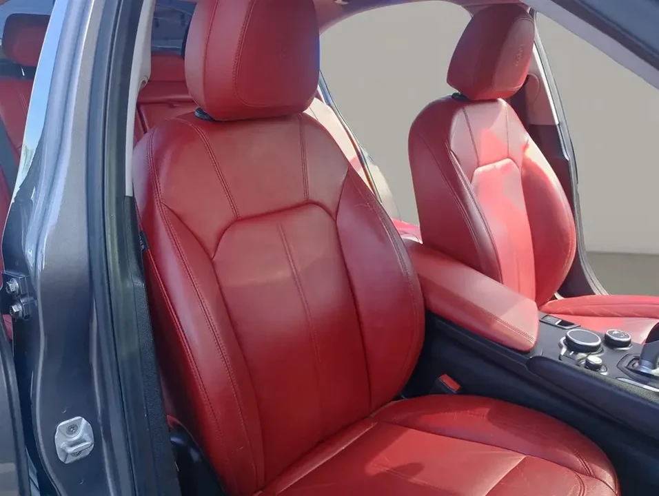 2017 Alfa Romeo Giulia - Image 14 of 20