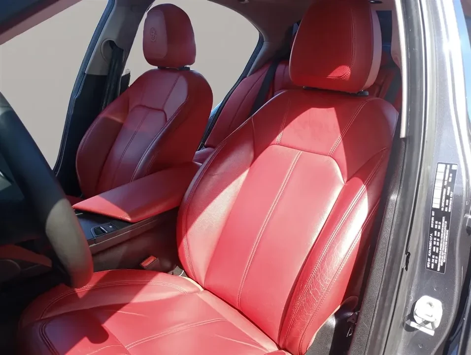 2017 Alfa Romeo Giulia - Image 6 of 20