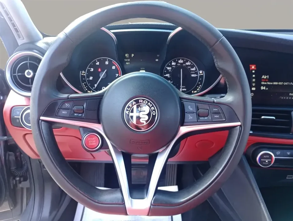 2017 Alfa Romeo Giulia - Image 16 of 20