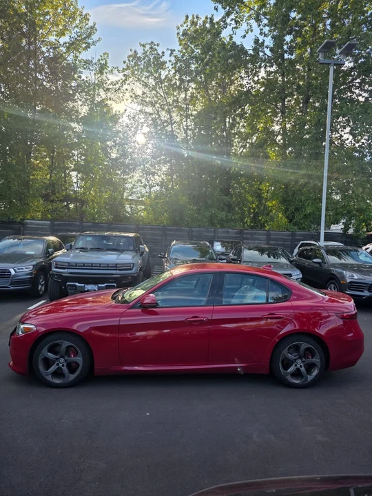 2017 Alfa Romeo Giulia - Image 7 of 11