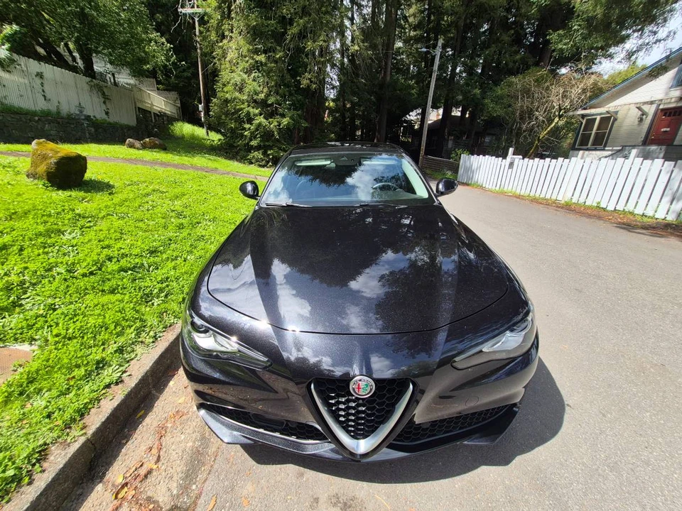 2017 Alfa Romeo Giulia - Image 2 of 12