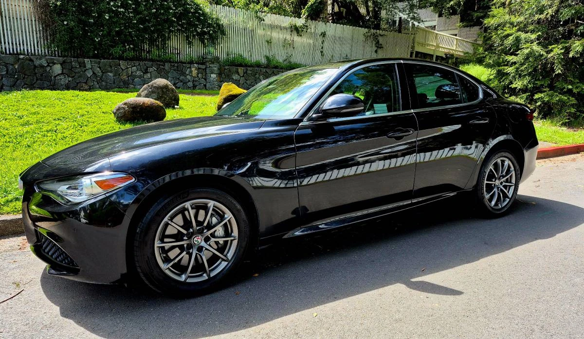 2017 Alfa Romeo Giulia - Image 4 of 12