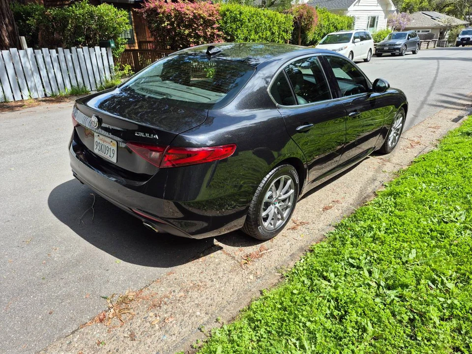 2017 Alfa Romeo Giulia - Image 3 of 10
