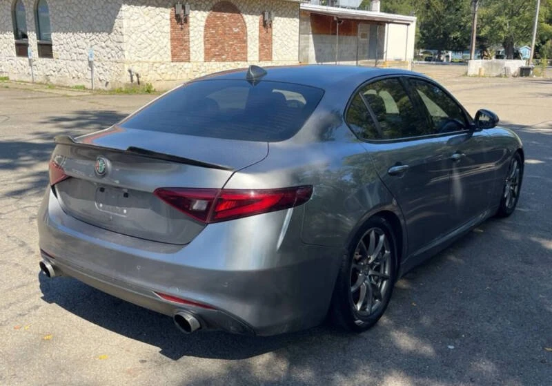 2017 Alfa Romeo Giulia - Image 3 of 5