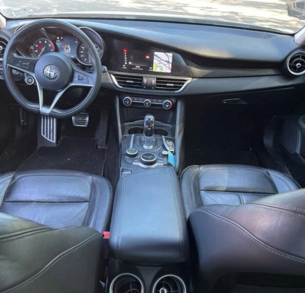 2017 Alfa Romeo Giulia - Image 5 of 5