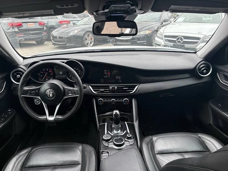 2017 Alfa Romeo Giulia - Image 9 of 17
