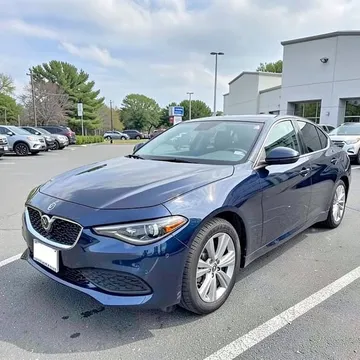 2017 Alfa Romeo Giulia Base Sedan