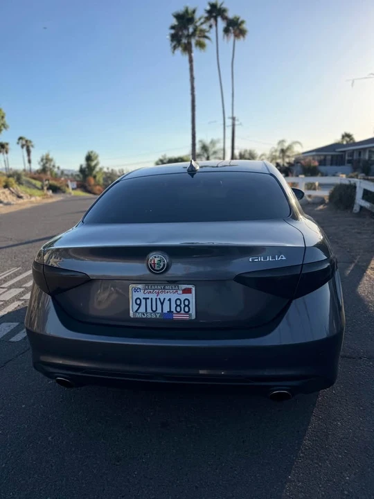 2017 Alfa Romeo Giulia - Image 6 of 15