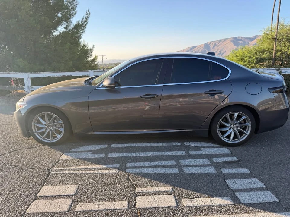 2017 Alfa Romeo Giulia - Image 8 of 15
