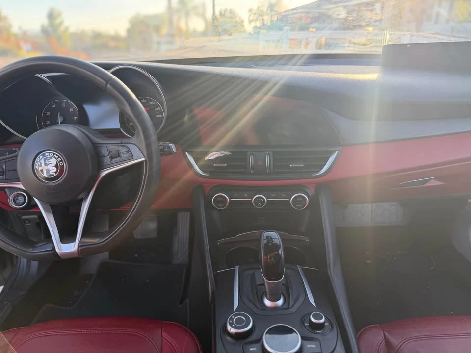 2017 Alfa Romeo Giulia - Image 15 of 15