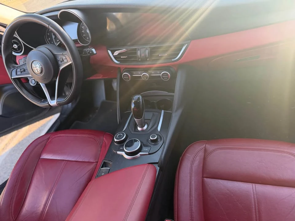 2017 Alfa Romeo Giulia - Image 13 of 15