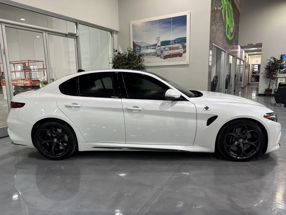 2017 Alfa Romeo Giulia - Image 6 of 12