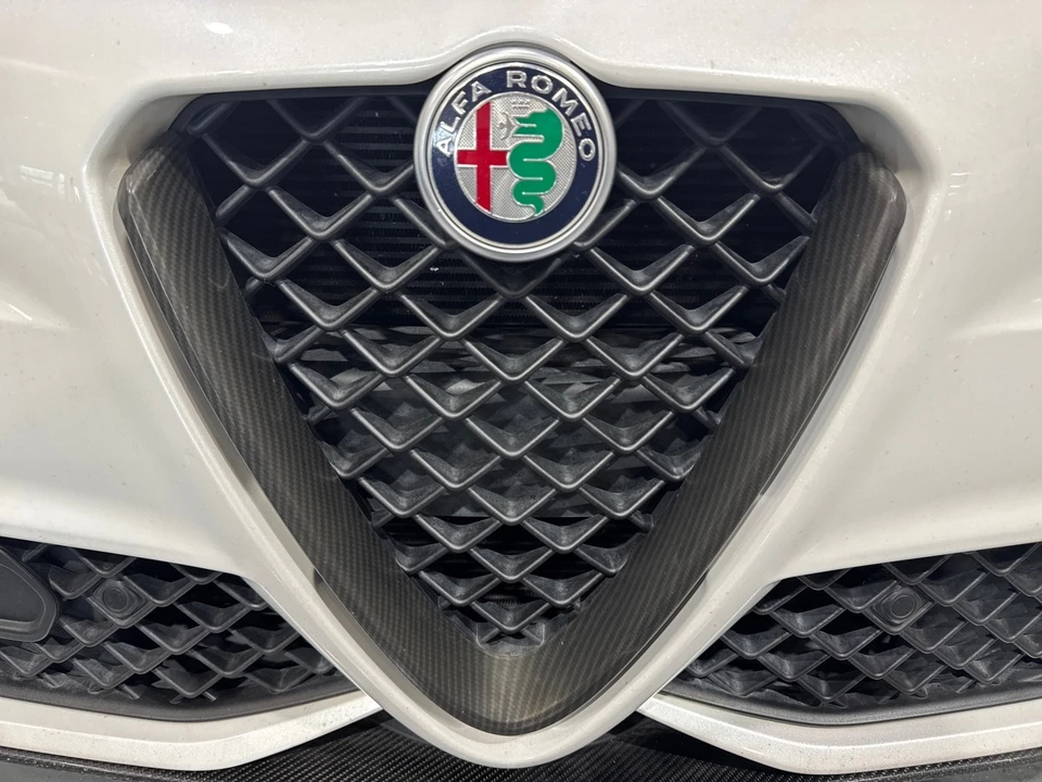 2017 Alfa Romeo Giulia - Image 10 of 12