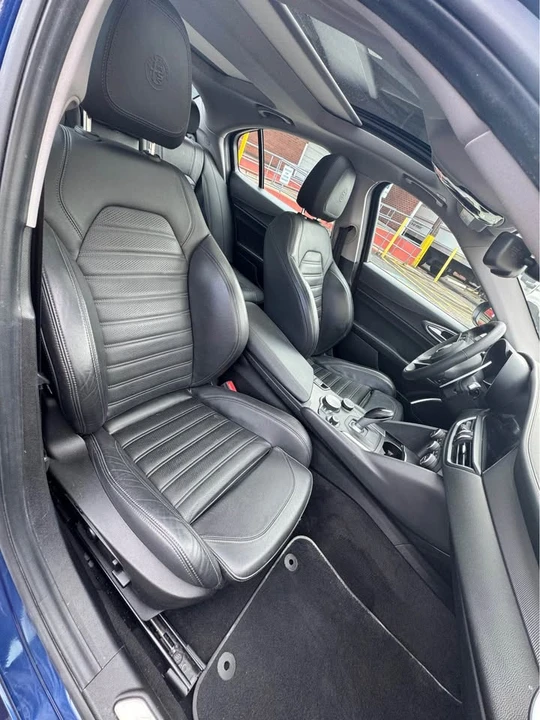 2017 Alfa Romeo Giulia - Image 13 of 17