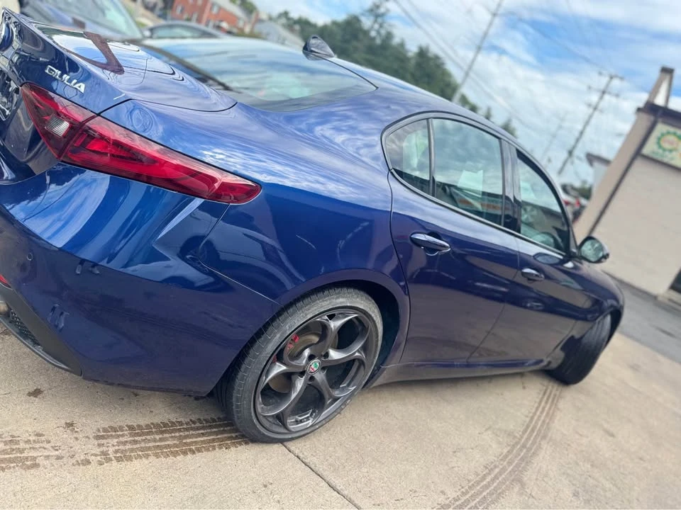 2017 Alfa Romeo Giulia - Image 6 of 17