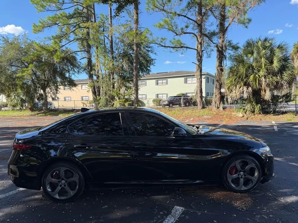 2017 Alfa Romeo Giulia - Image 10 of 11