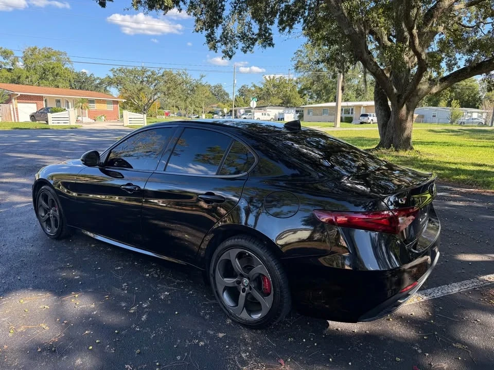 2017 Alfa Romeo Giulia - Image 9 of 11