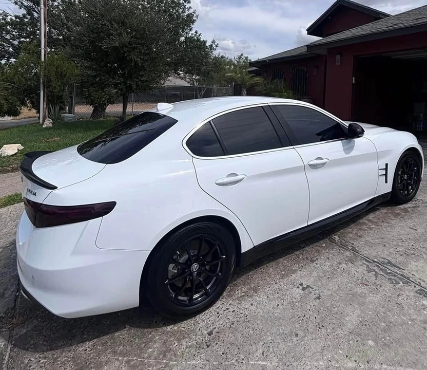 2017 Alfa Romeo Giulia - Image 2 of 4