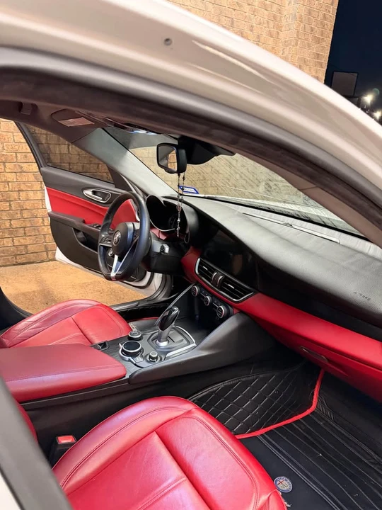 2017 Alfa Romeo Giulia - Image 3 of 4