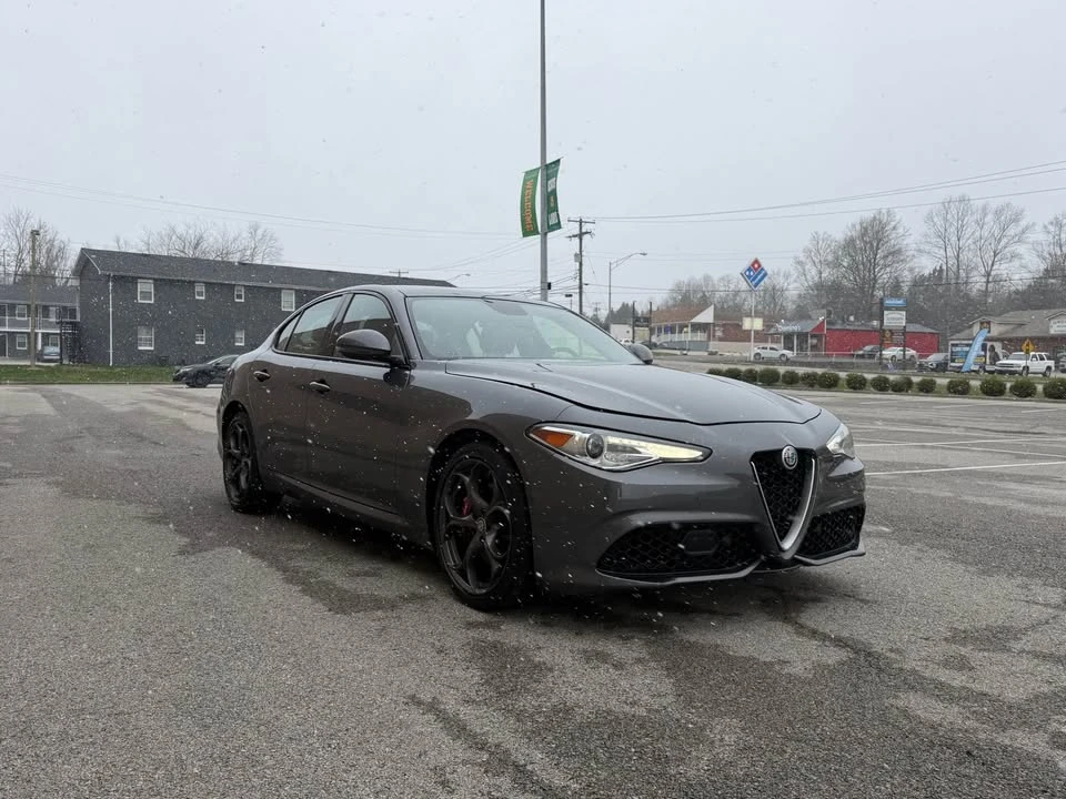 2017 Alfa Romeo Giulia - Image 5 of 14