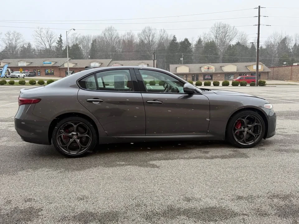 2017 Alfa Romeo Giulia - Image 4 of 14