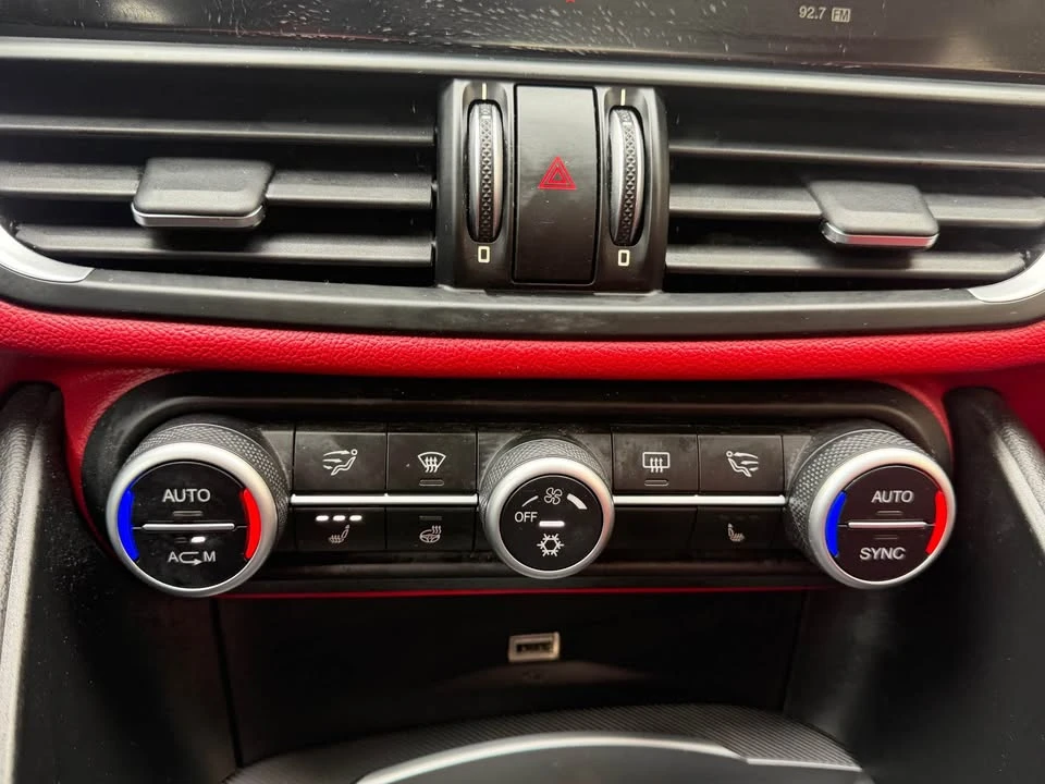 2017 Alfa Romeo Giulia - Image 13 of 14