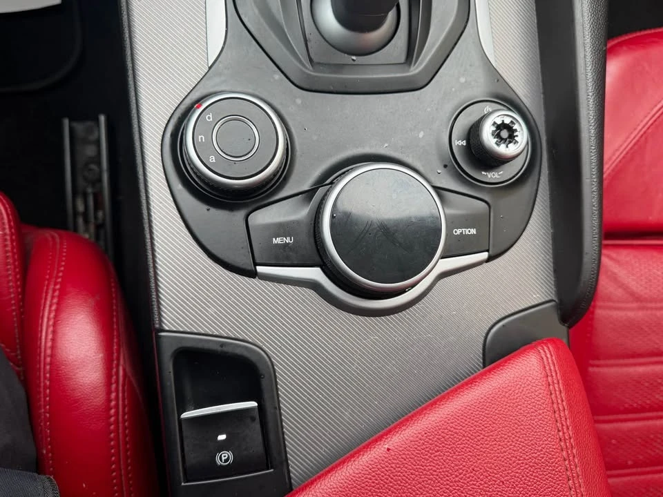 2017 Alfa Romeo Giulia - Image 12 of 14